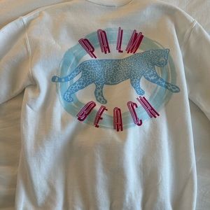 Preppy palm beach white crew neck 🛍️🐟🌊
